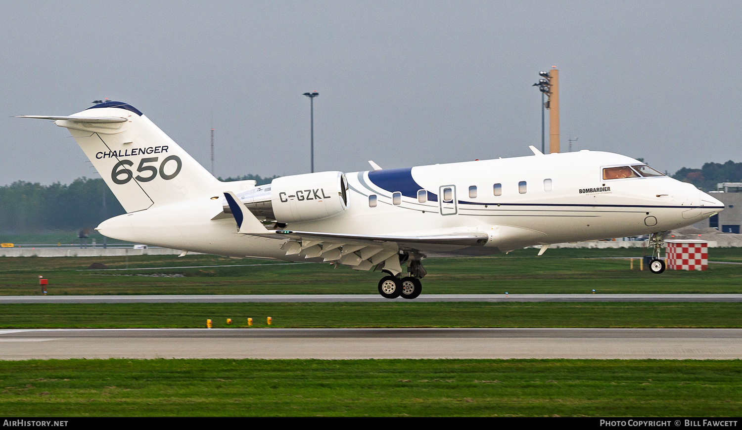 Aircraft Photo of C-GZKL | Bombardier Challenger 650 (CL-600-2B16) | Bombardier | AirHistory.net #789587