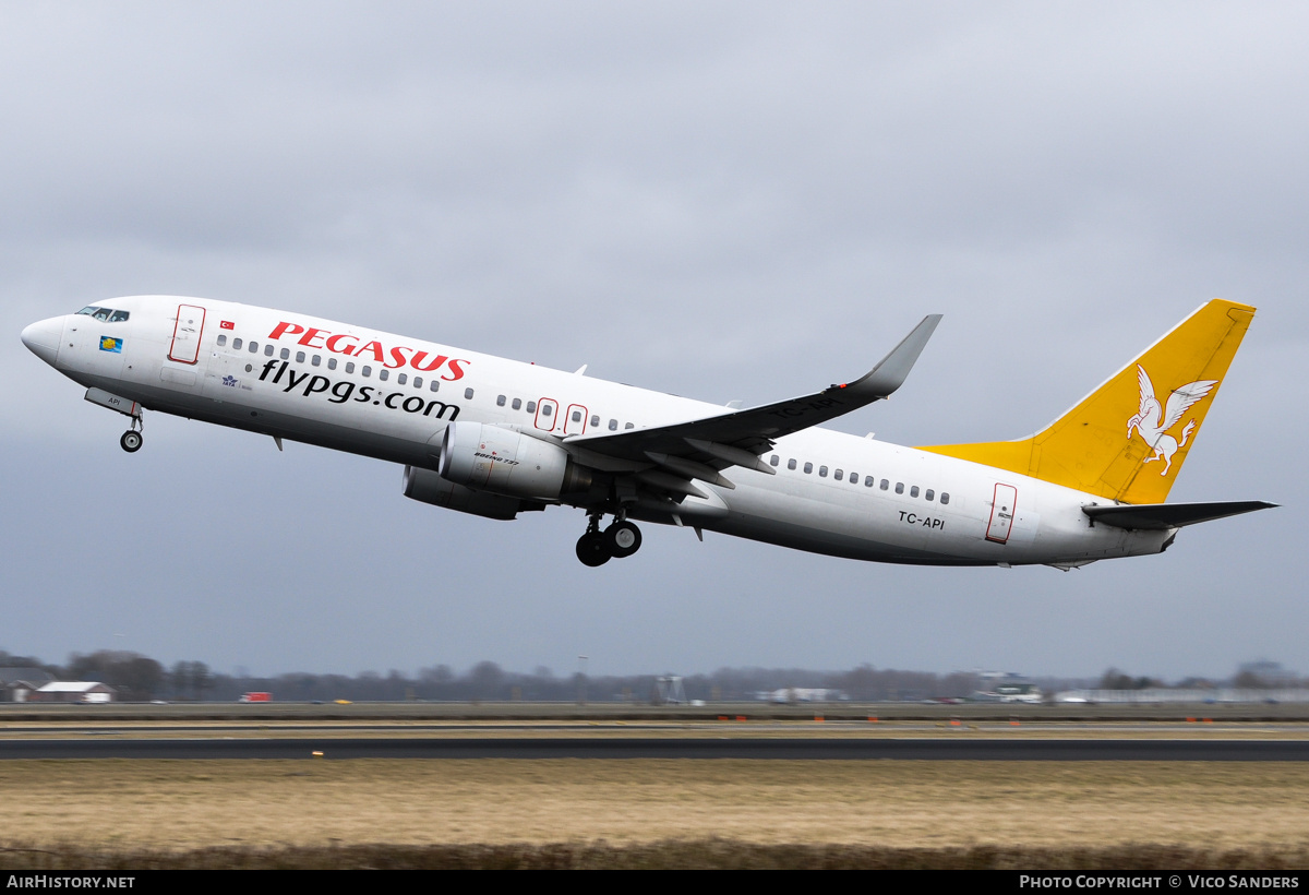 Aircraft Photo of TC-API | Boeing 737-86N | Pegasus Airlines | AirHistory.net #789761