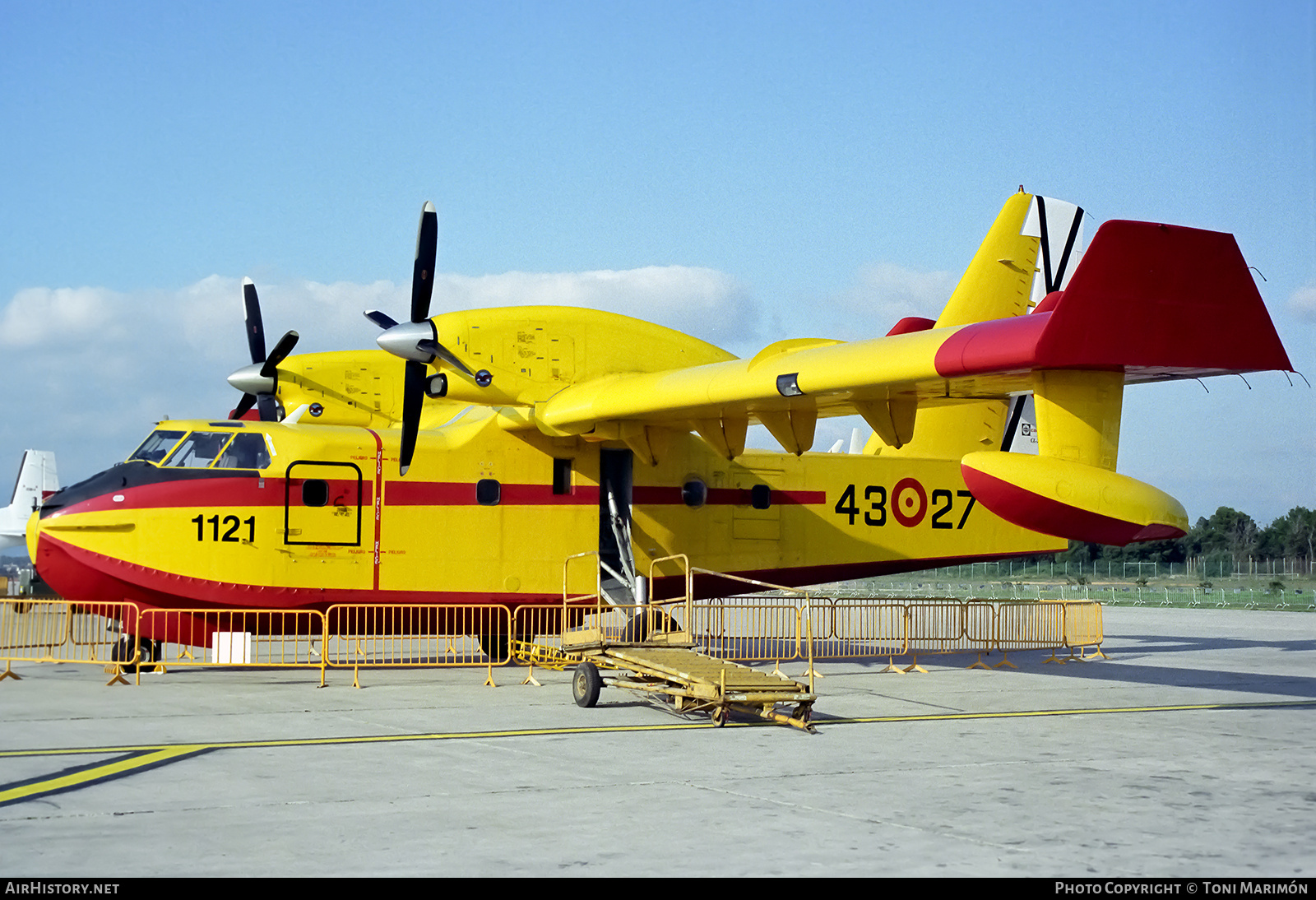 Aircraft Photo of UD.13-27 | Canadair CL-215T (CL-215-6B11) | Spain - Air Force | AirHistory.net #789970