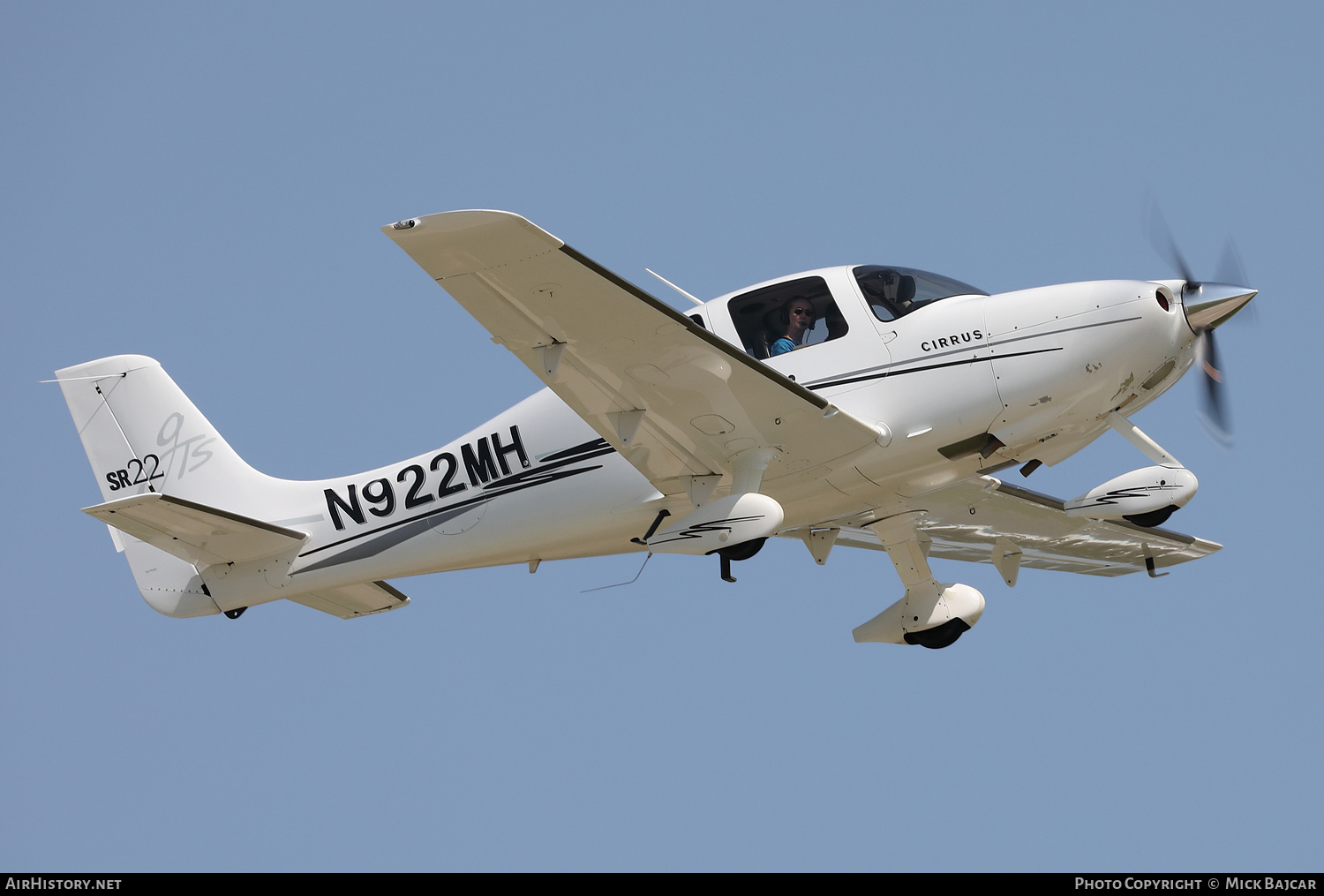 Aircraft Photo of N922MH | Cirrus SR-22 G2-GTS | AirHistory.net #790034