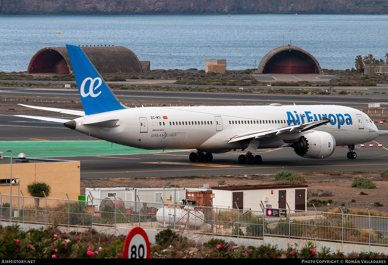 Aircraft Photo of EC-MTI | Boeing 787-9 Dreamliner | Air Europa | AirHistory.net #790096