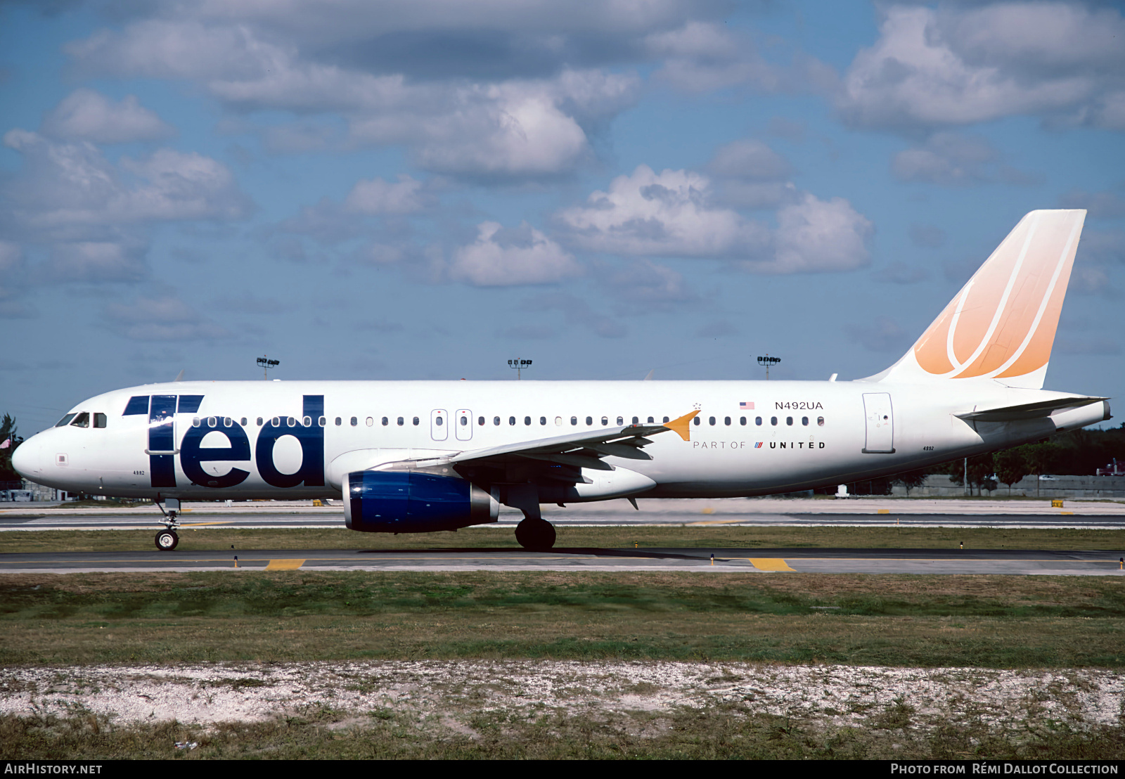 Aircraft Photo of N492UA | Airbus A320-232 | Ted | AirHistory.net #790437