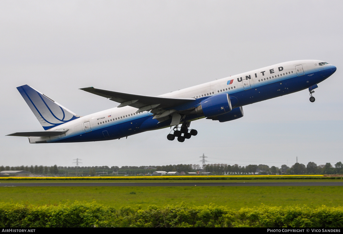 Aircraft Photo of N774UA | Boeing 777-222 | United Airlines | AirHistory.net #790500