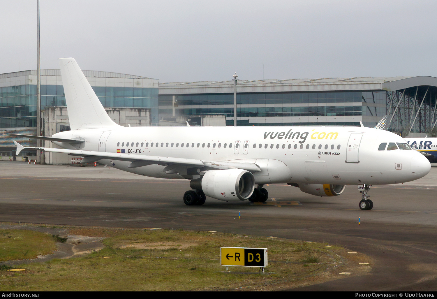 Aircraft Photo of EC-JTQ | Airbus A320-214 | Vueling Airlines | AirHistory.net #790506