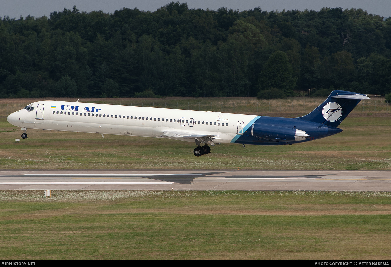 Aircraft Photo of UR-CFG | McDonnell Douglas MD-82 (DC-9-82) | UM Air - Ukrainian-Mediterranean Airlines | AirHistory.net #790543
