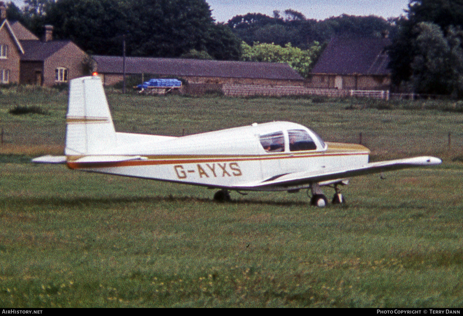 Aircraft Photo of G-AYXS | SIAI-Marchetti S-205-18R | AirHistory.net #790641