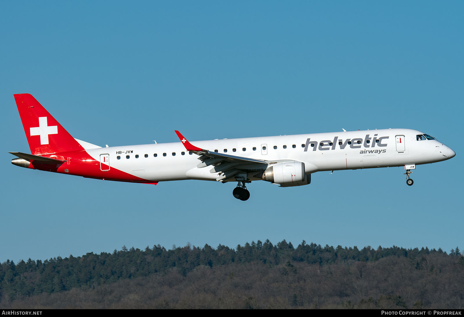 Aircraft Photo of HB-JVA | Embraer 195AR (ERJ-190-200IGW) | Helvetic Airways | AirHistory.net #790727