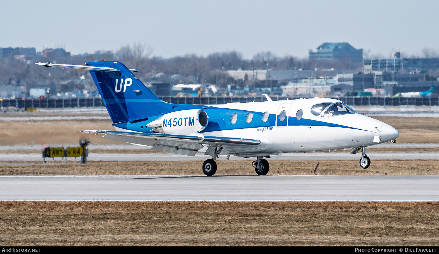 Aircraft Photo of N450TM | Raytheon Hawker 400XP | Wheels Up | AirHistory.net #790781