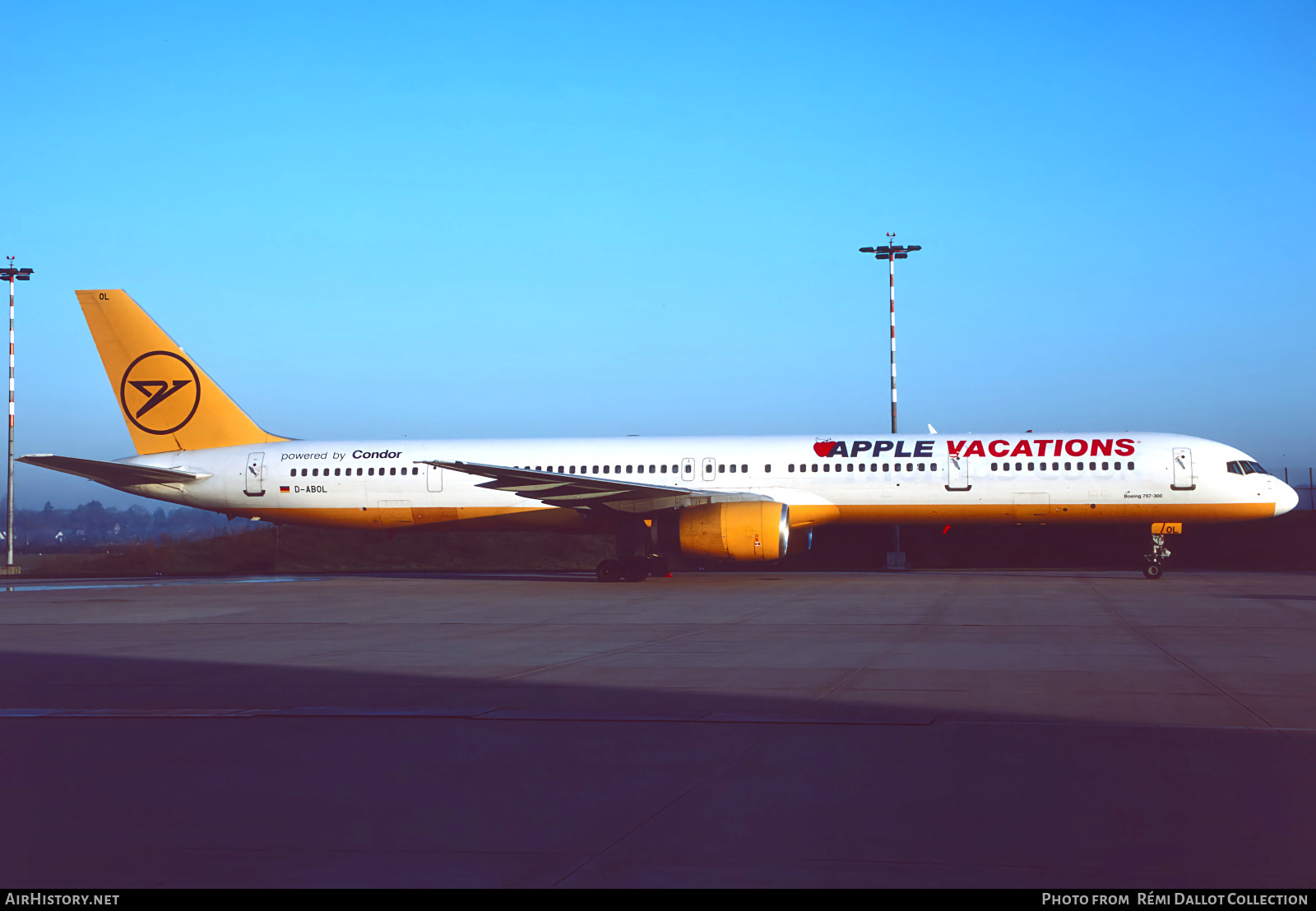 Aircraft Photo of D-ABOL | Boeing 757-330 | Apple Vacations | AirHistory.net #790937