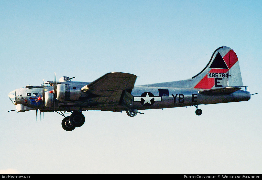 Aircraft Photo of G-BEDF / 485784 | Boeing B-17G Flying Fortress | USA - Air Force | AirHistory.net #790948