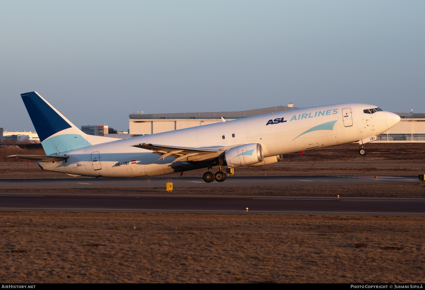 Aircraft Photo of OE-IBI | Boeing 737-490(SF) | ASL Airlines | AirHistory.net #791091