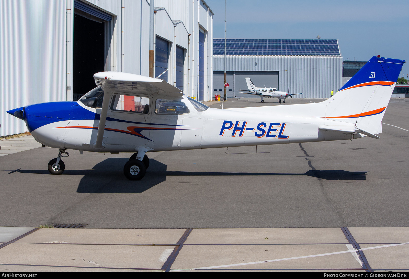 Aircraft Photo of PH-SEL | Cessna 172P | AirHistory.net #791244