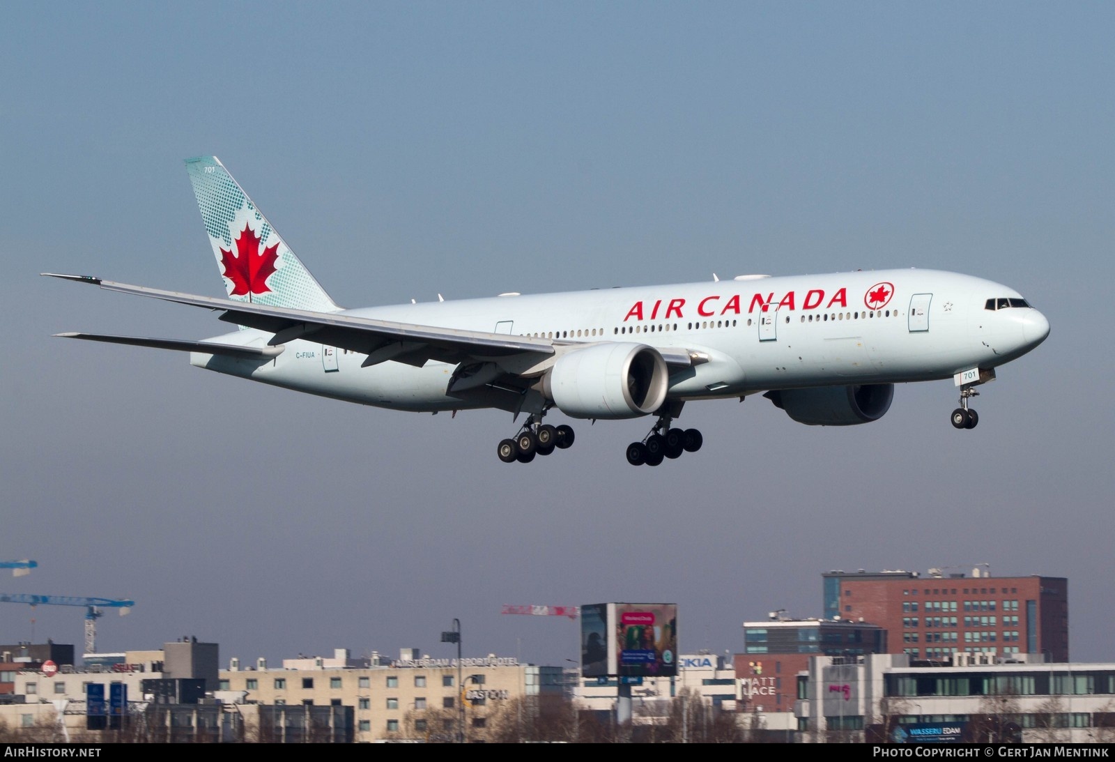 Aircraft Photo of C-FIUA | Boeing 777-233/LR | Air Canada | AirHistory.net #791430
