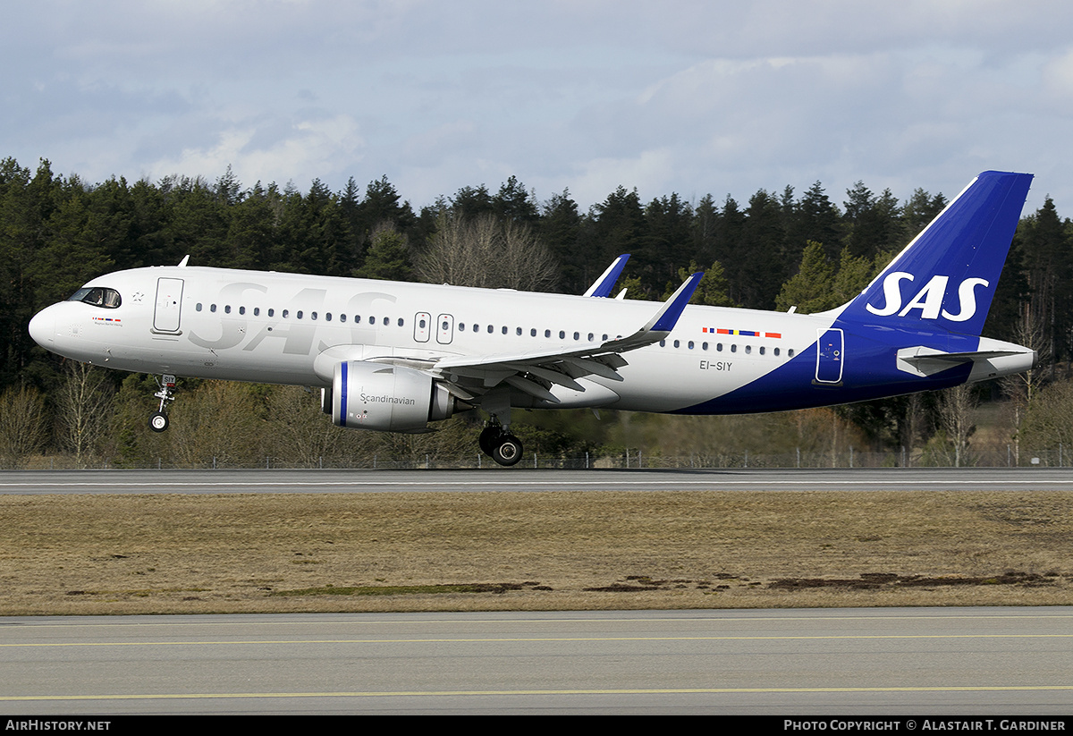 Aircraft Photo of EI-SIY | Airbus A320-251N | Scandinavian Airlines - SAS | AirHistory.net #791566