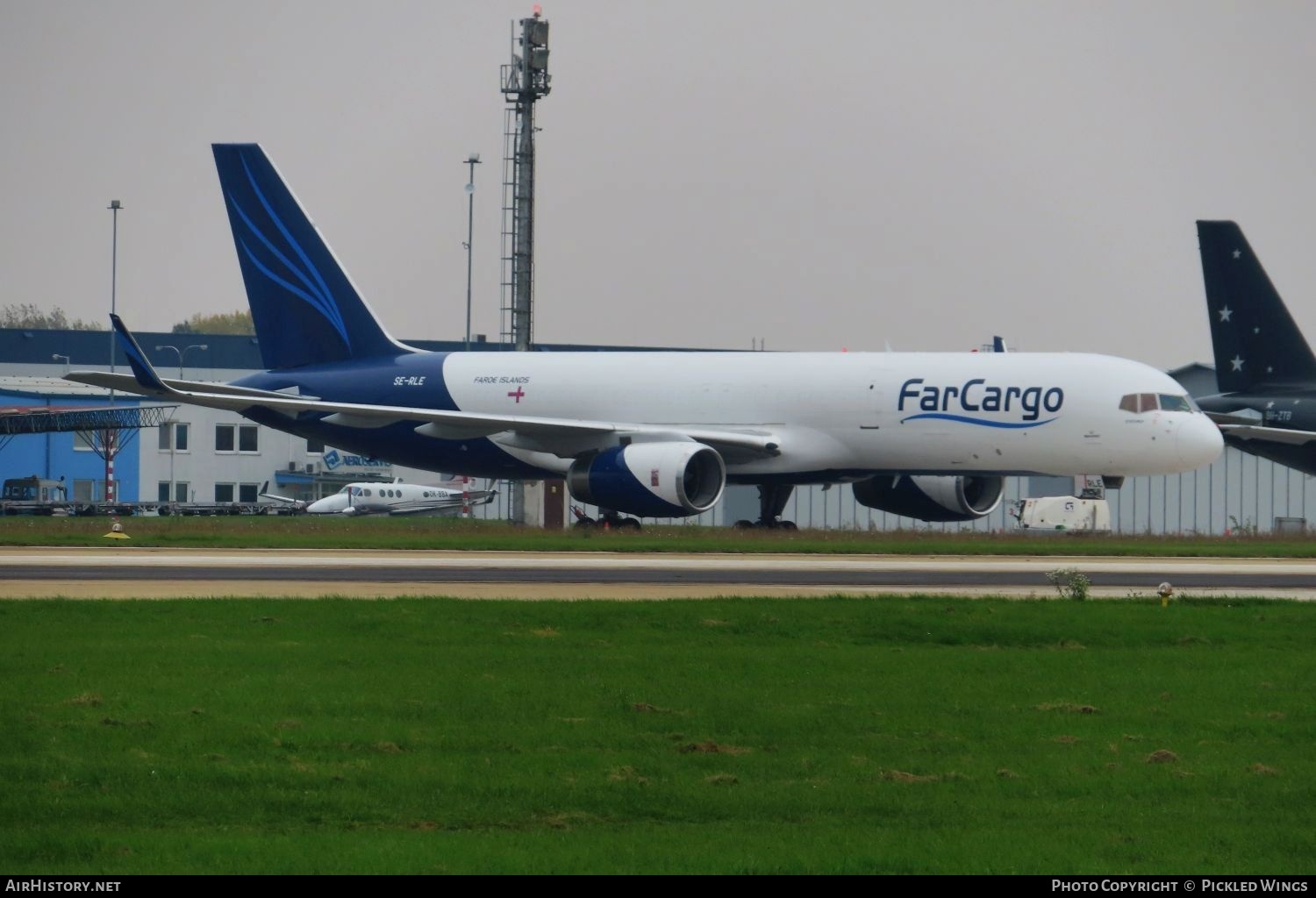 Aircraft Photo of SE-RLE | Boeing 757-223(PCF) | FarCargo | AirHistory.net #791594