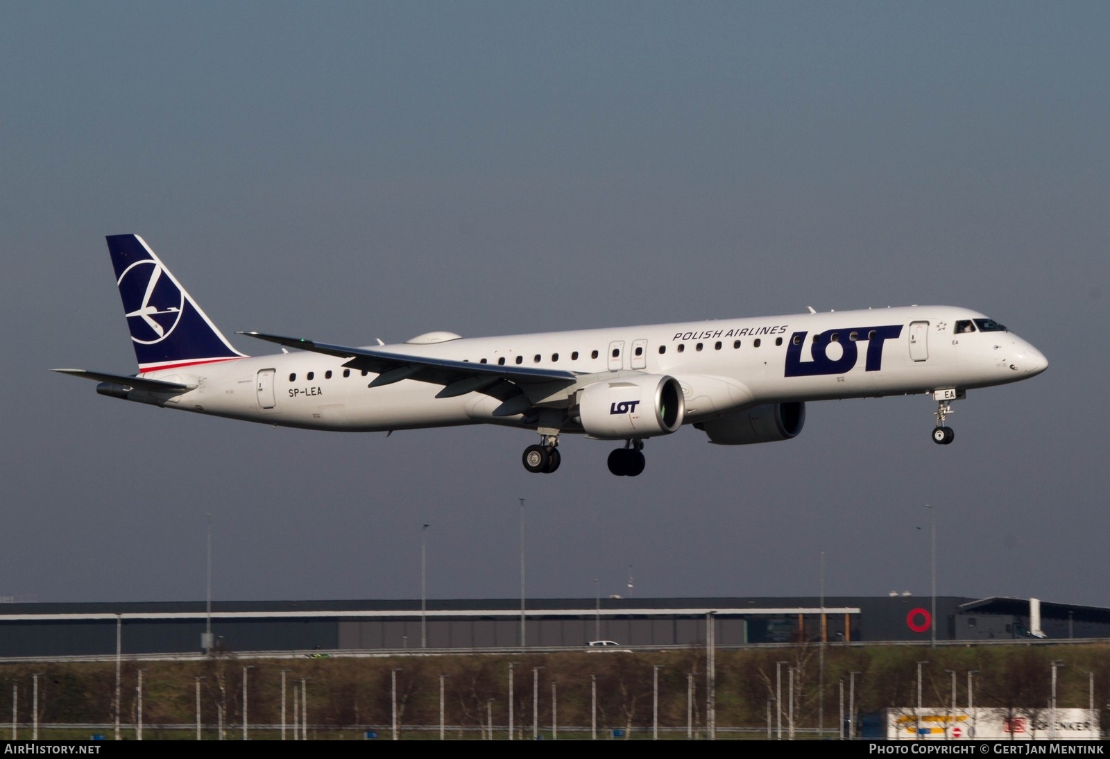 Aircraft Photo of SP-LEA | Embraer 195-E2 (ERJ-190-400 STD) | LOT Polish Airlines - Polskie Linie Lotnicze | AirHistory.net #791623