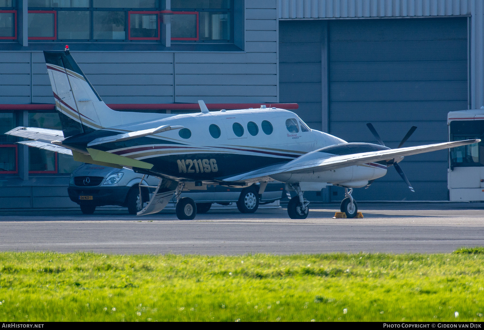 Aircraft Photo of N211SG | Beech E90 King Air | AirHistory.net #791702
