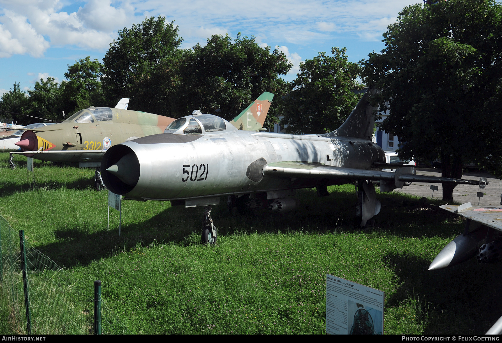 Aircraft Photo of 5021 | Sukhoi Su-7BM | Czechoslovakia - Air Force | AirHistory.net #792005