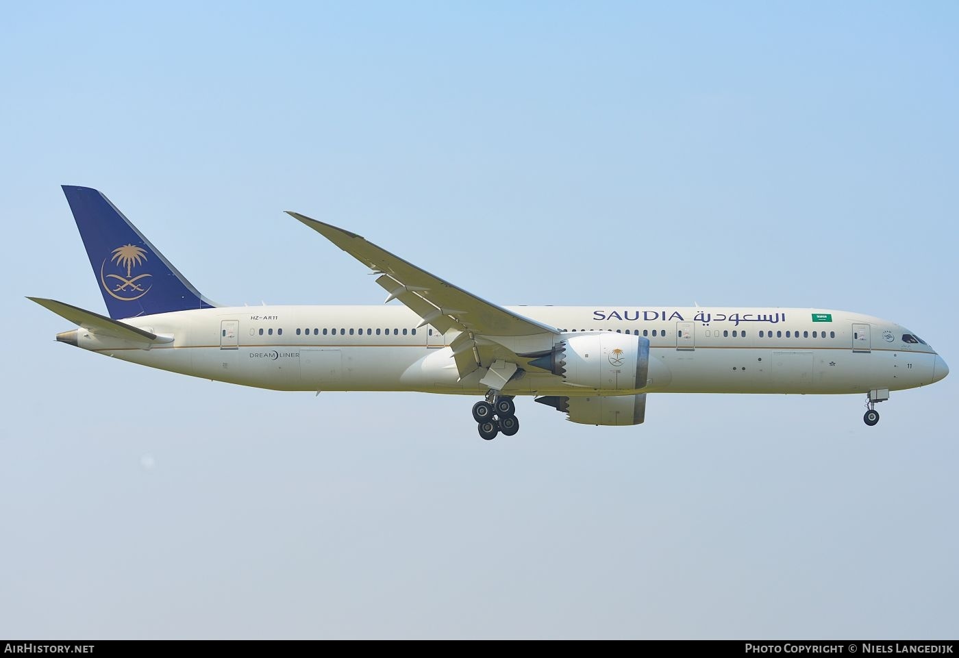 Aircraft Photo of HZ-AR11 | Boeing 787-9 Dreamliner | Saudia - Saudi Arabian Airlines | AirHistory.net #792464