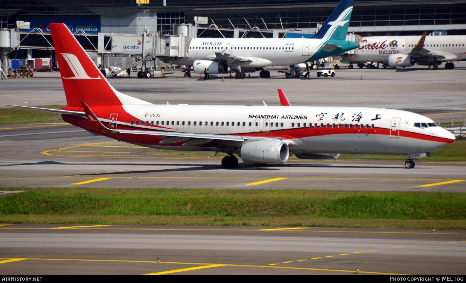 Aircraft Photo of B-6993 | Boeing 737-89P | Shanghai Airlines | AirHistory.net #792564