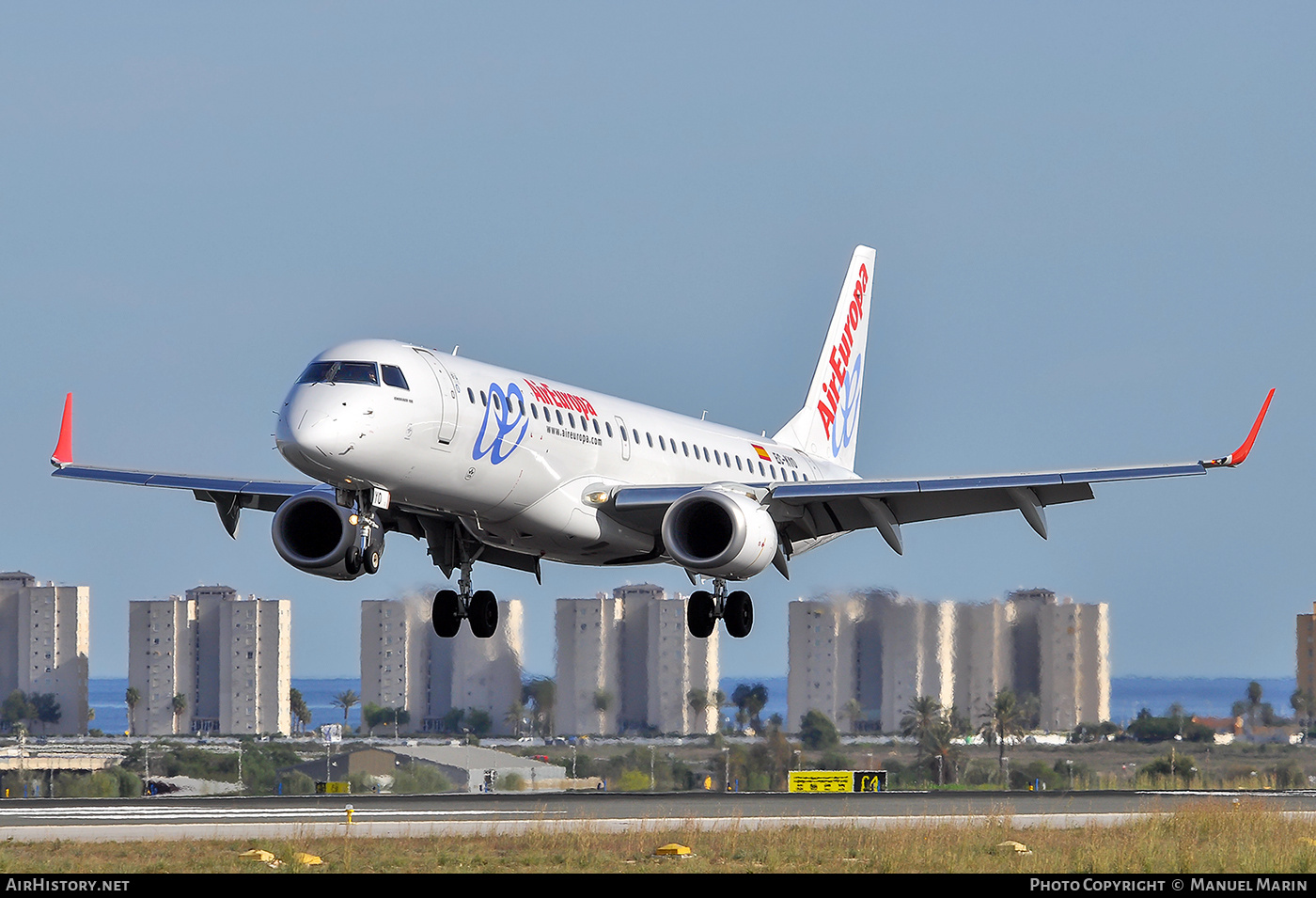 Aircraft Photo of EC-KYO | Embraer 195SR (ERJ-190-200SR) | Air Europa | AirHistory.net #792566