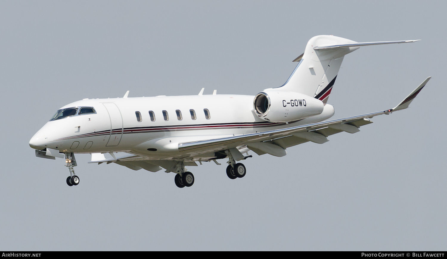 Aircraft Photo of C-GOWQ | Bombardier Challenger 350 (BD-100-1A10) | AirHistory.net #792698