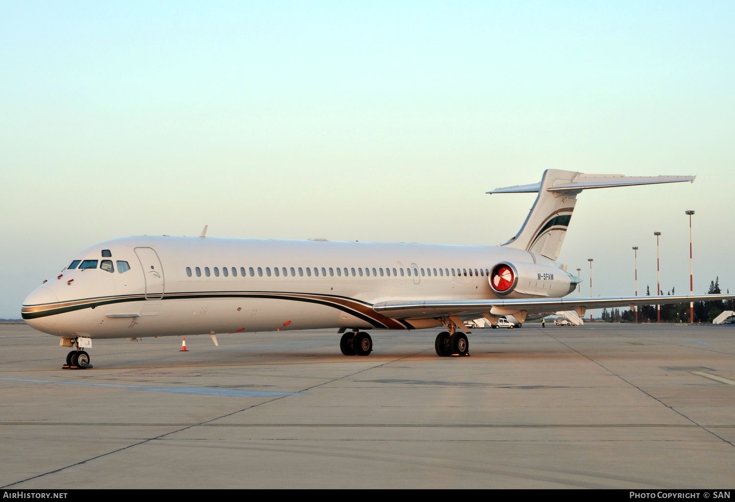 Aircraft Photo of M-SFAM | McDonnell Douglas MD-87 (DC-9-87) | AirHistory.net #792746