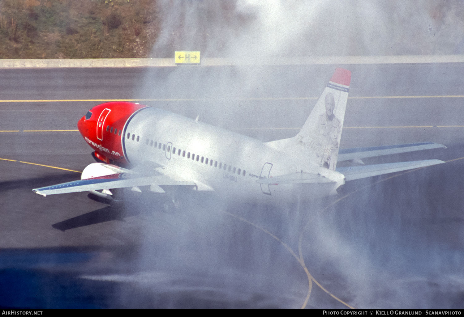 Aircraft Photo of LN-BRU | Boeing 737-505 | Norwegian | AirHistory.net #792774