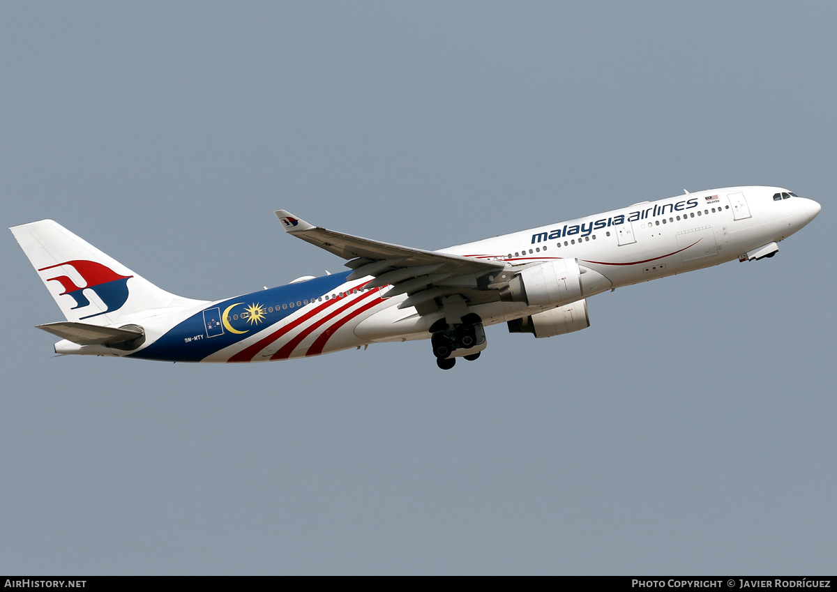 Aircraft Photo of 9M-MTY | Airbus A330-223 | Malaysia Airlines | AirHistory.net #792797