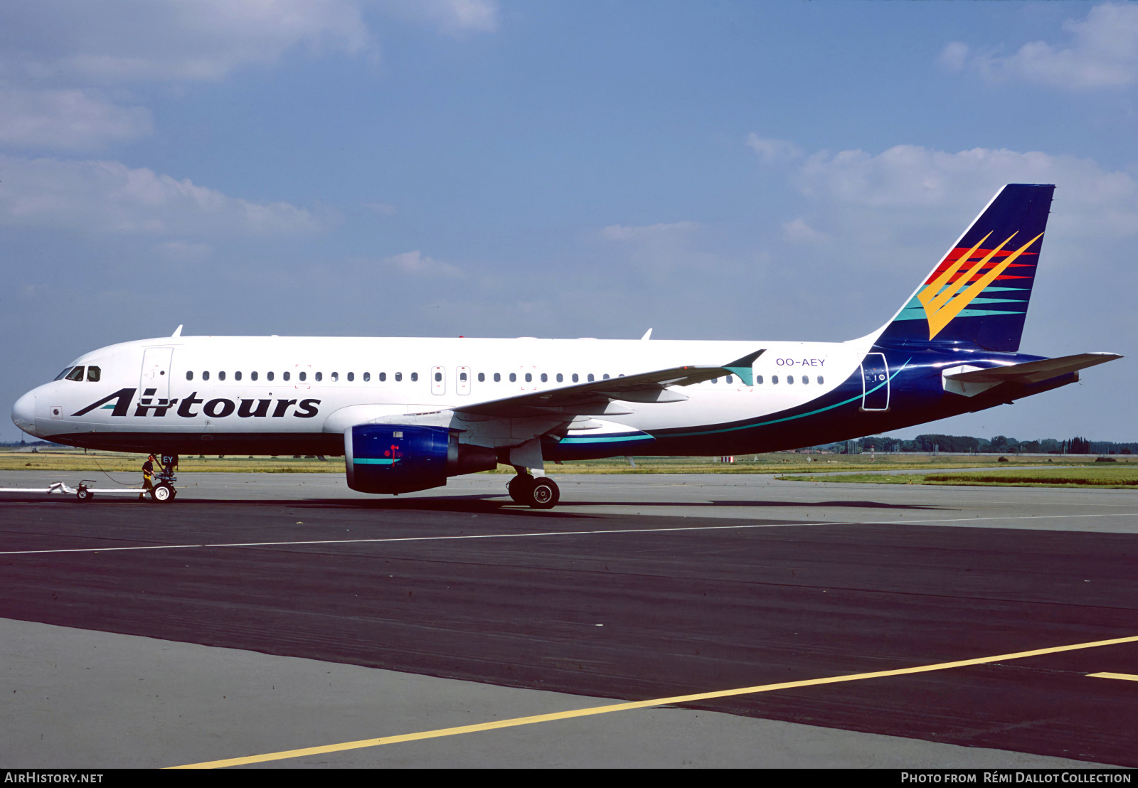 Aircraft Photo of OO-AEY | Airbus A320-212 | Airtours International | AirHistory.net #793026