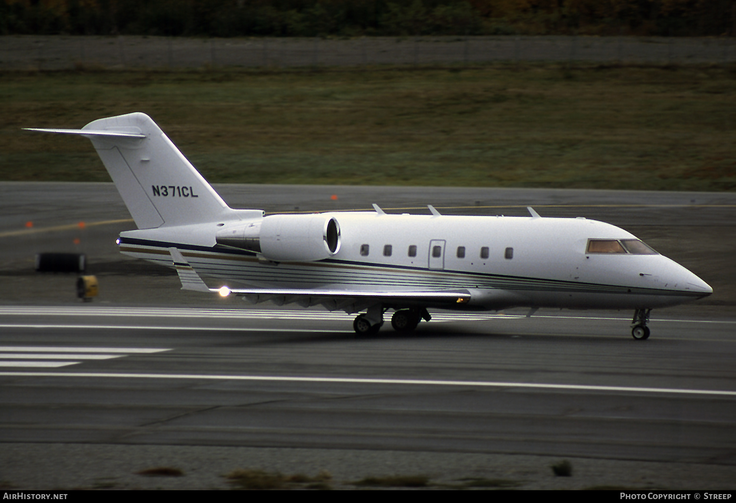 Aircraft Photo of N371CL | Bombardier Challenger 604 (CL-600-2B16) | AirHistory.net #793162