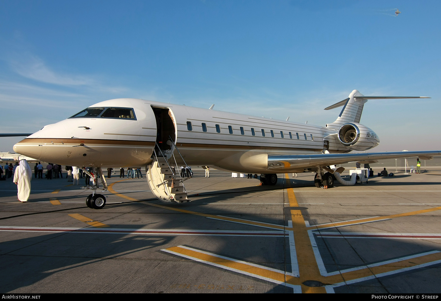 Aircraft Photo of HB-JGE | Bombardier Global Express XRS (BD-700-1A10) | AirHistory.net #793607