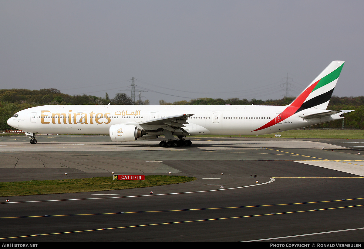 Aircraft Photo of A6-EMW | Boeing 777-31H | Emirates | AirHistory.net #793931
