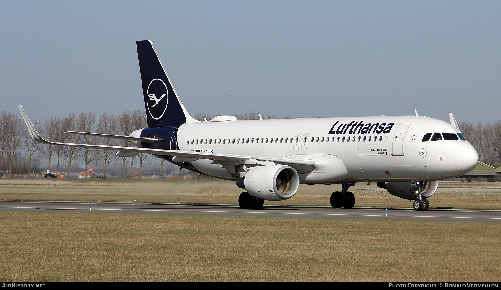 Aircraft Photo of D-AIUB | Airbus A320-214 | Lufthansa | AirHistory.net #794039