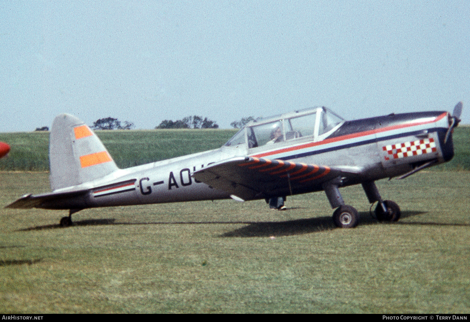 Aircraft Photo of G-AOUO | De Havilland Canada DHC-1 Chipmunk Mk22 | AirHistory.net #794085