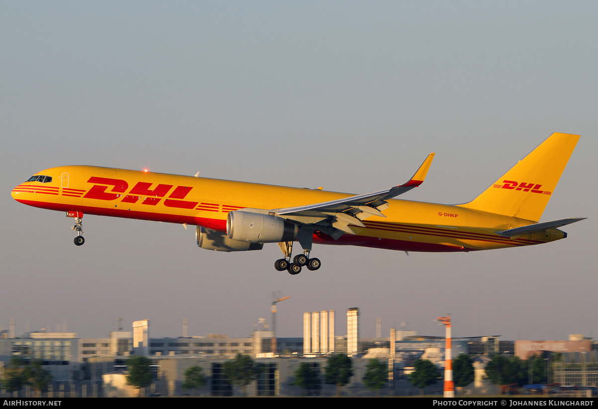 Aircraft Photo of G-DHKP | Boeing 757-223 | DHL International | AirHistory.net #794256