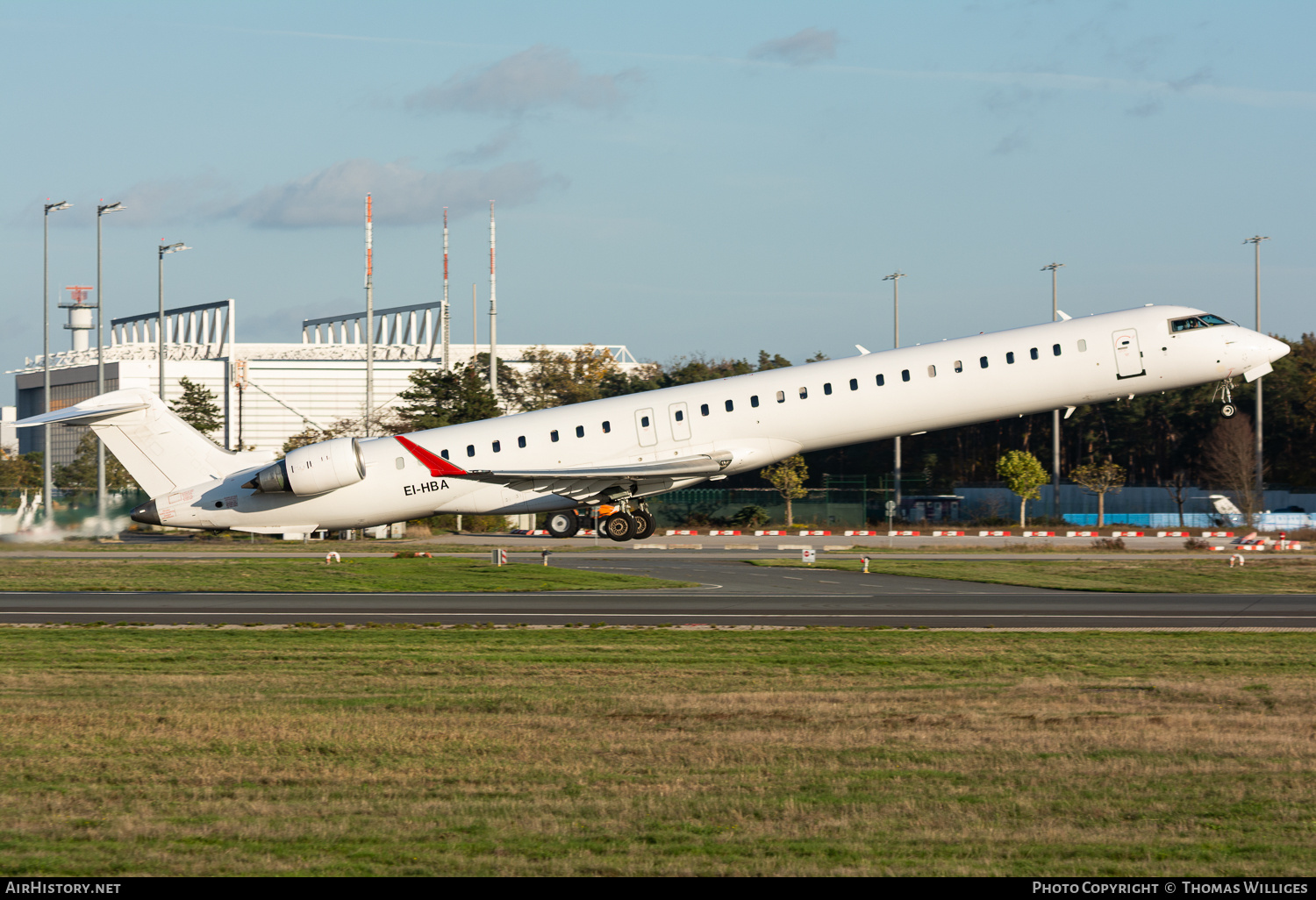 Aircraft Photo of EI-HBA | Bombardier CRJ-1000 (CL-600-2E25) | AirHistory.net #794425