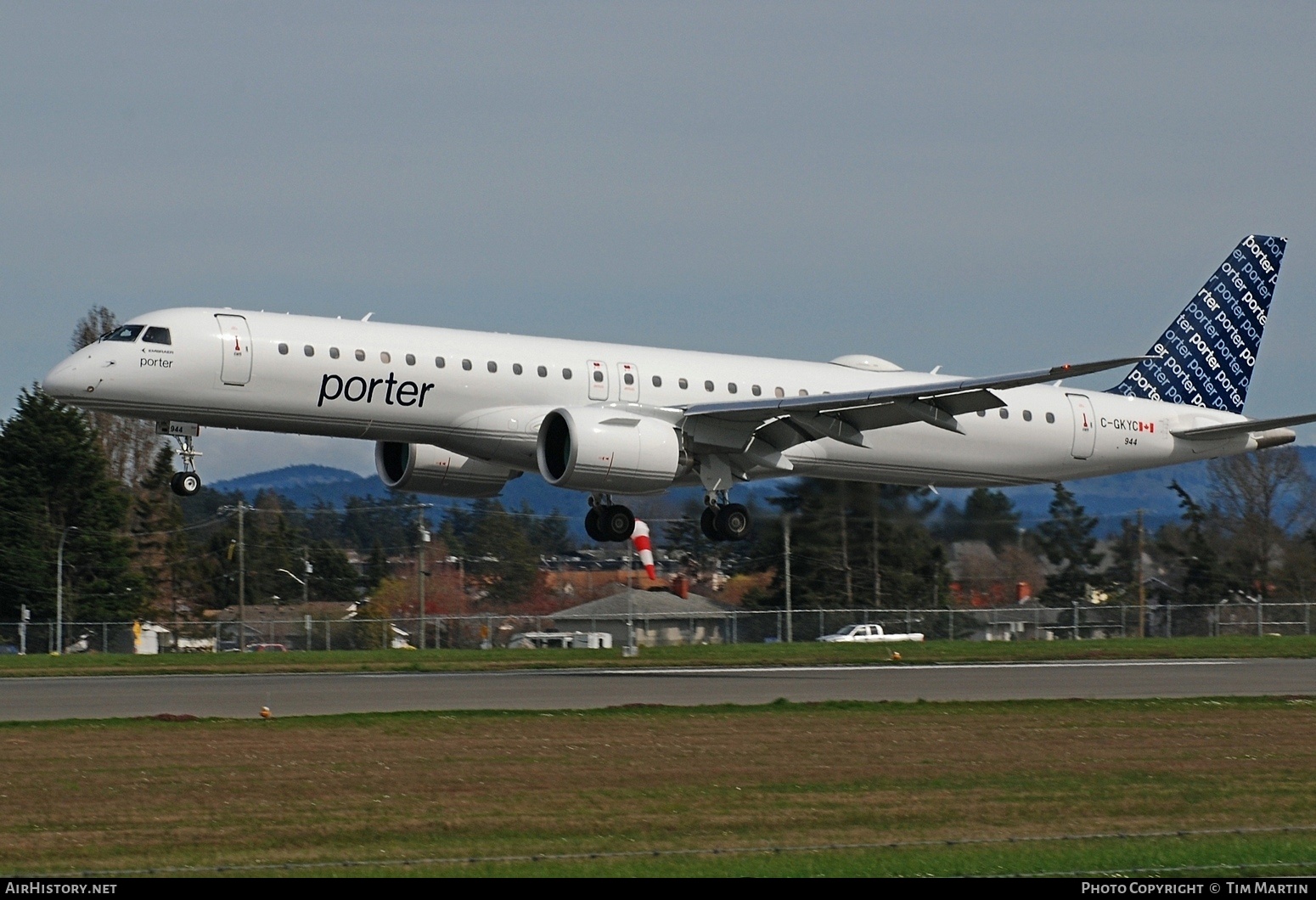 Aircraft Photo of C-GKYC | Embraer 195-E2 (ERJ-190-400) | Porter Airlines | AirHistory.net #794584