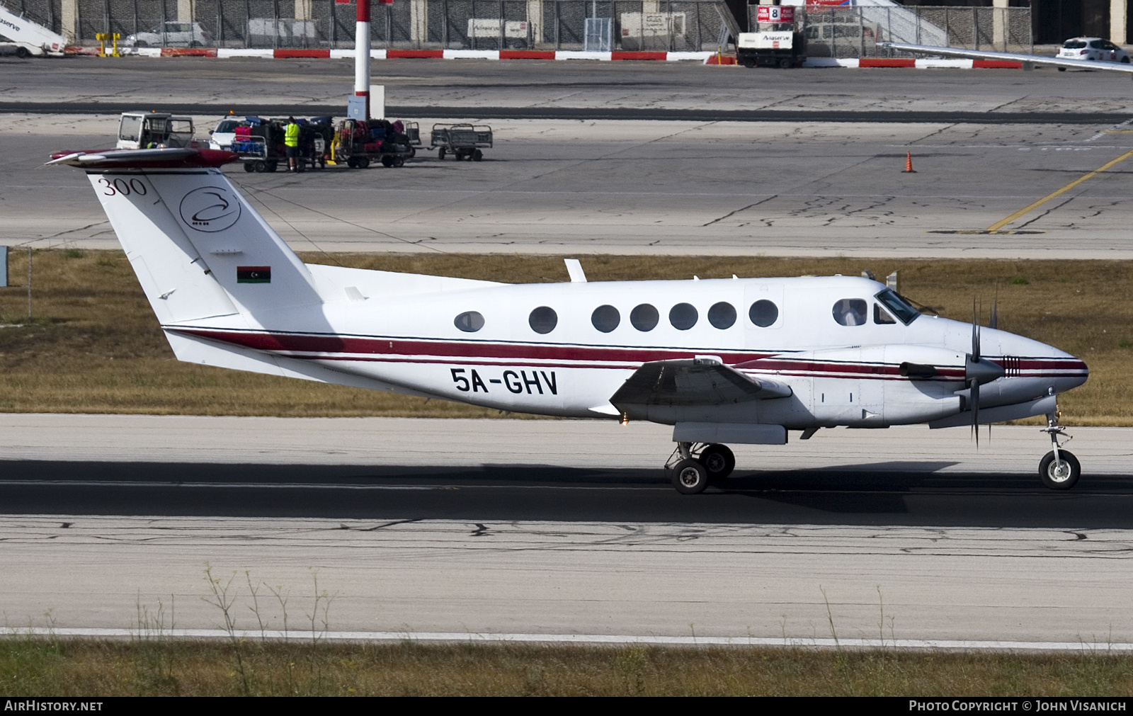 Aircraft Photo of 5A-GHV | Beech Super King Air 350 (B300) | Petro Air | AirHistory.net #794603