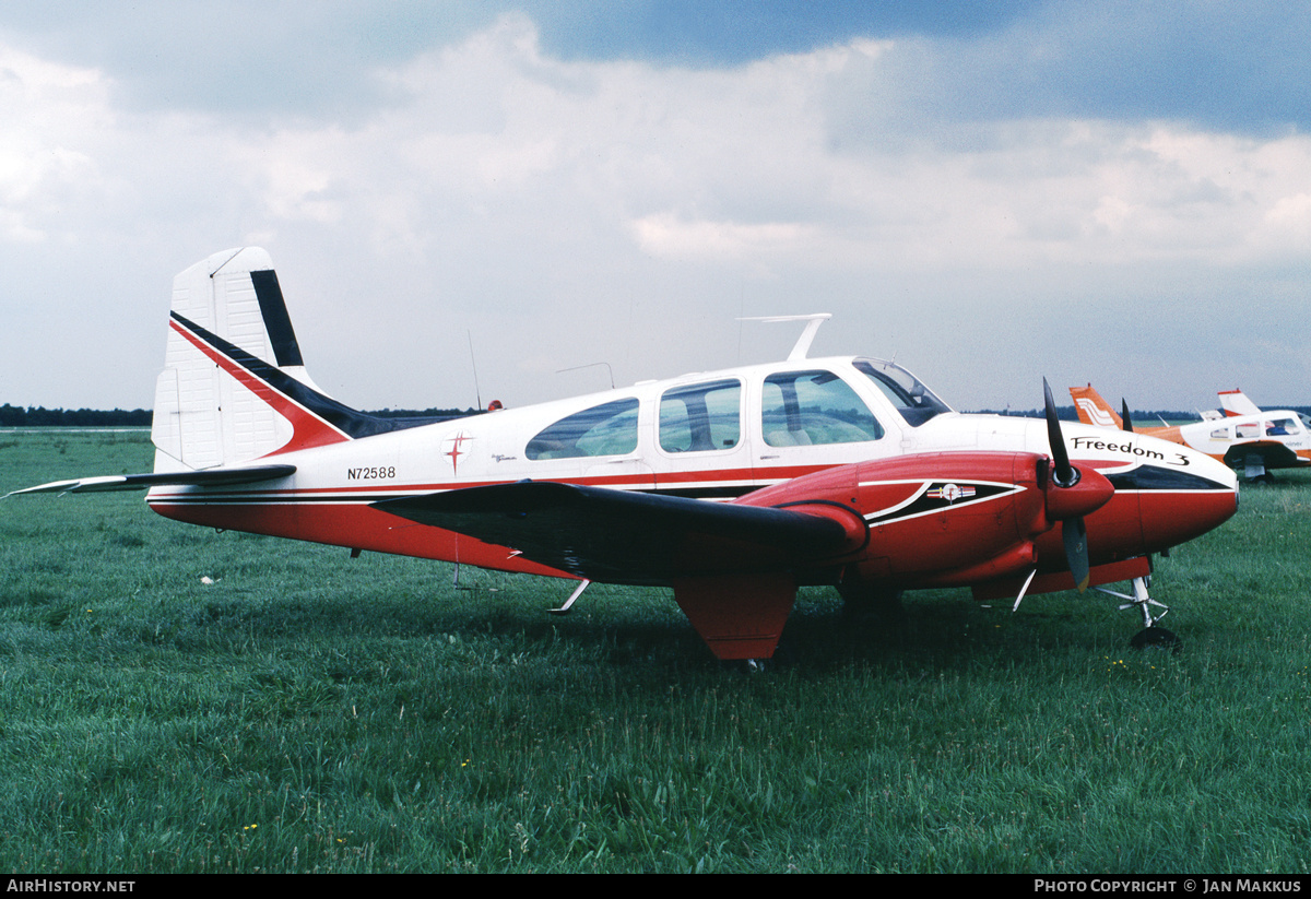 Aircraft Photo of N72588 | Beech B95A Travel Air | AirHistory.net #794640