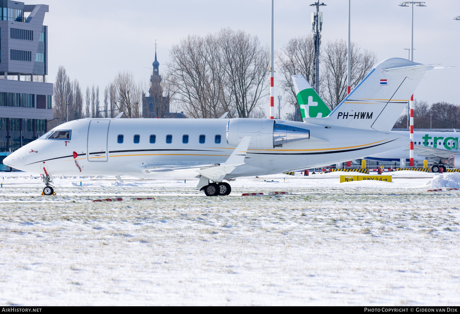 Aircraft Photo of PH-HWM | Bombardier Challenger 605 (CL-600-2B16) | AirHistory.net #794754