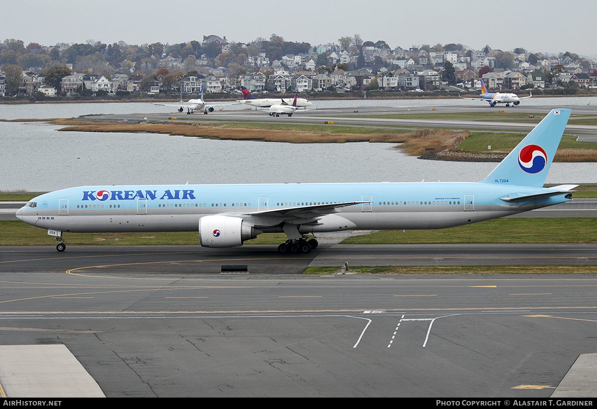 Aircraft Photo of HL7204 | Boeing 777-300/ER | Korean Air | AirHistory.net #794842