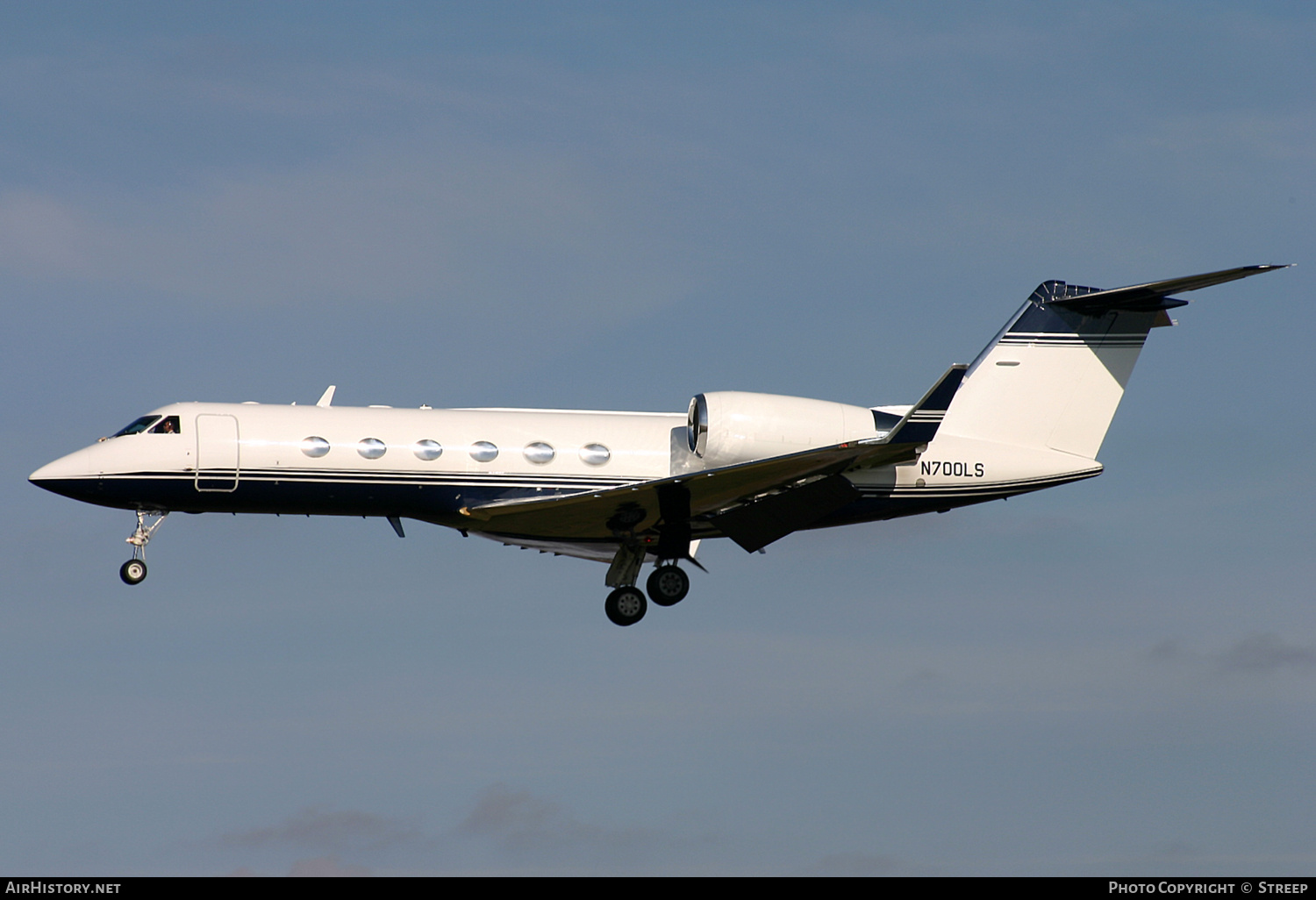 Aircraft Photo of N700LS | Gulfstream Aerospace G-IV Gulfstream IV-SP | AirHistory.net #794929