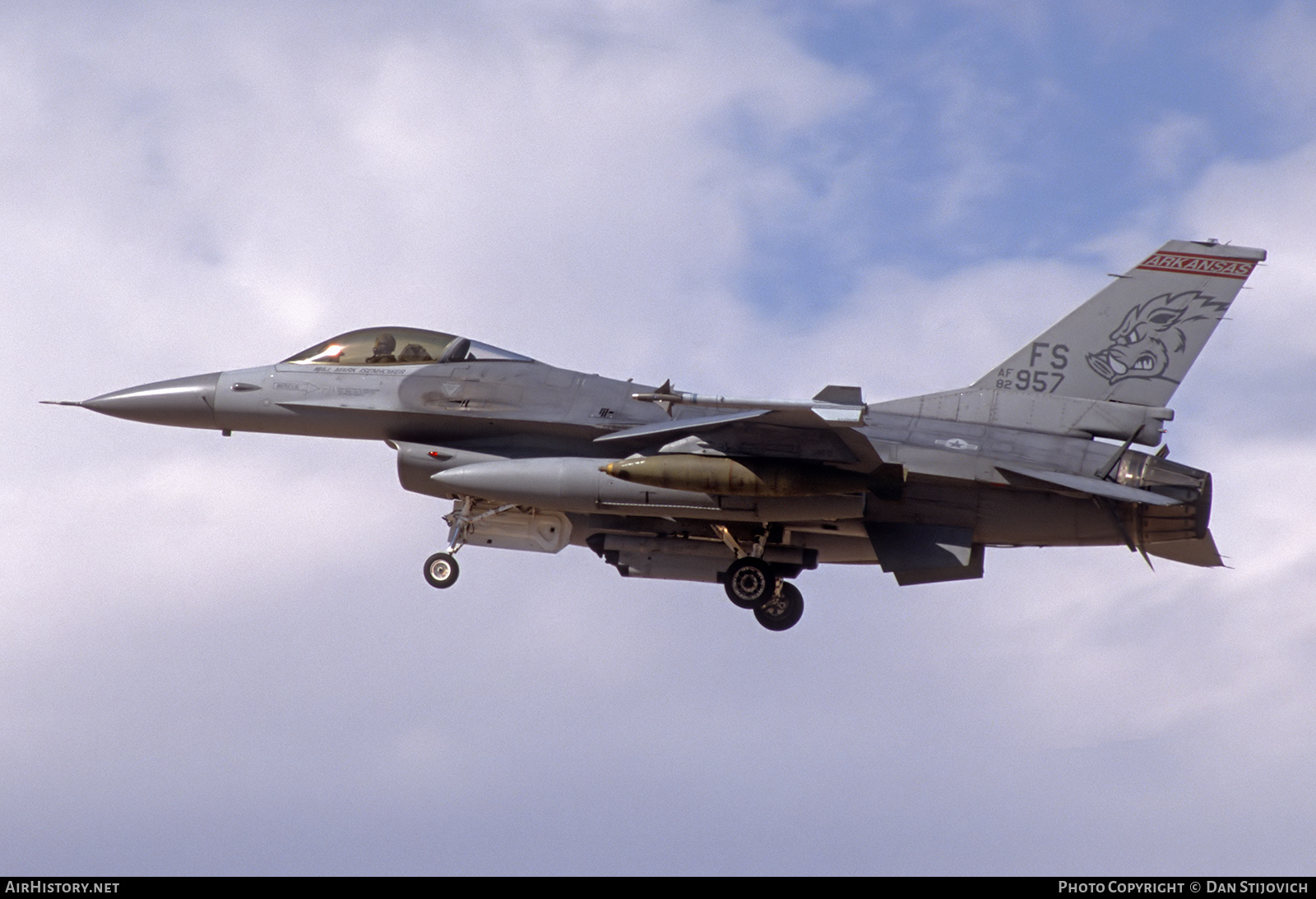 Aircraft Photo of 82-0957 / AF82-957 | General Dynamics F-16A Fighting Falcon | USA - Air Force | AirHistory.net #795050