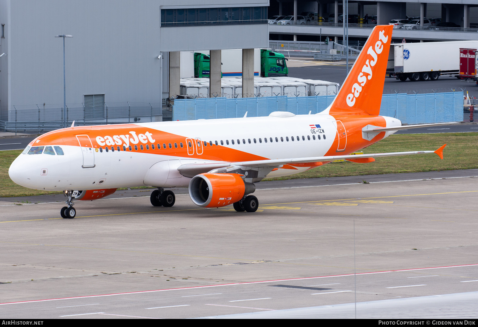 Aircraft Photo of OE-IZW | Airbus A320-214 | EasyJet | AirHistory.net #795108