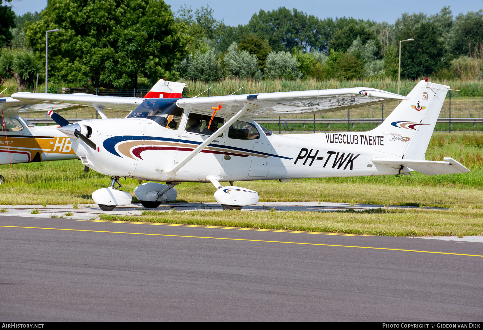 Aircraft Photo of PH-TWK | Cessna 172S Millennium Skyhawk SP | Vliegclub Twente | AirHistory.net #795138
