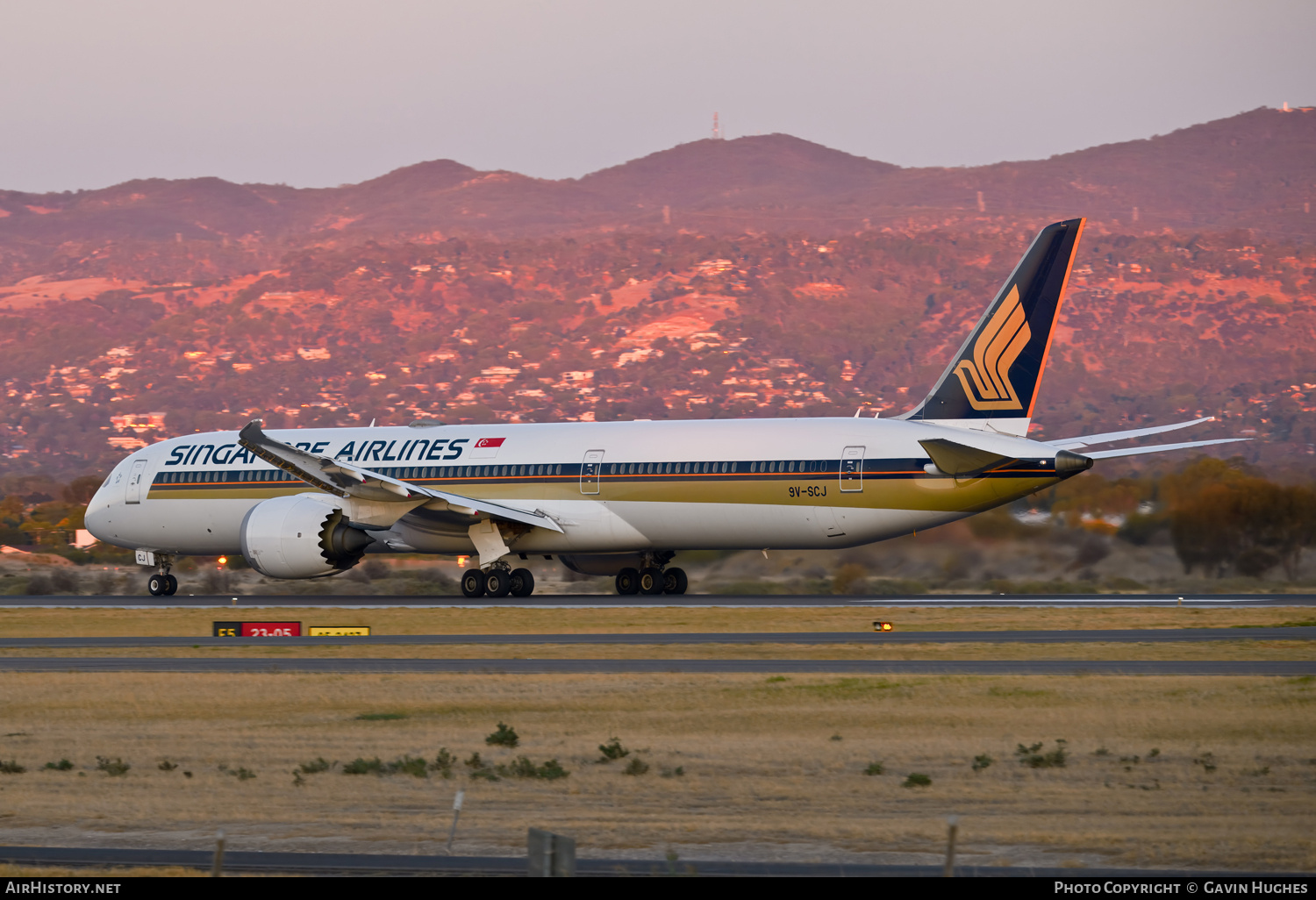 Aircraft Photo of 9V-SCJ | Boeing 787-10 Dreamliner | Singapore Airlines | AirHistory.net #795287
