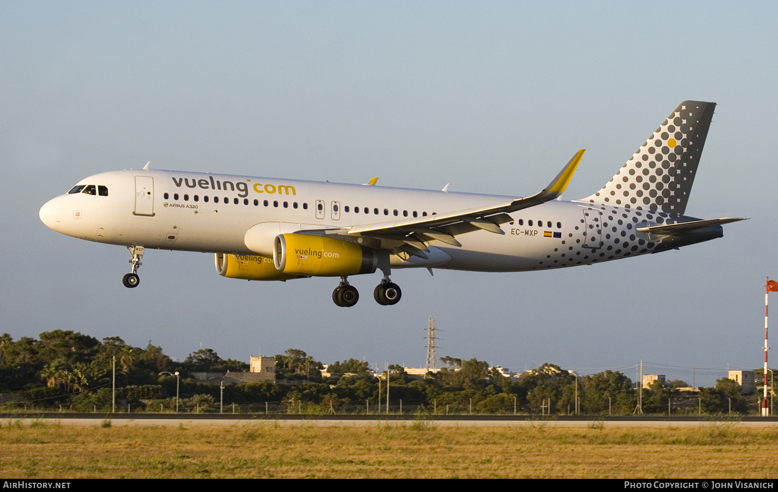 Aircraft Photo of EC-MXP | Airbus A320-232 | Vueling Airlines | AirHistory.net #795525