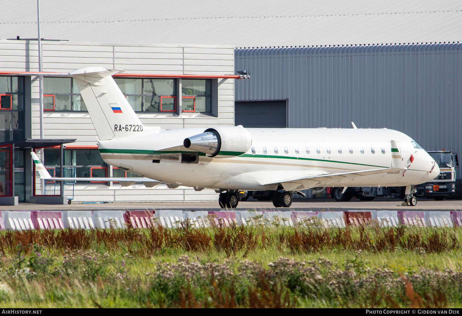 Aircraft Photo of RA-67220 | Bombardier Challenger 850 (CRJ-200SE/CL-600-2B19) | AirHistory.net #795539
