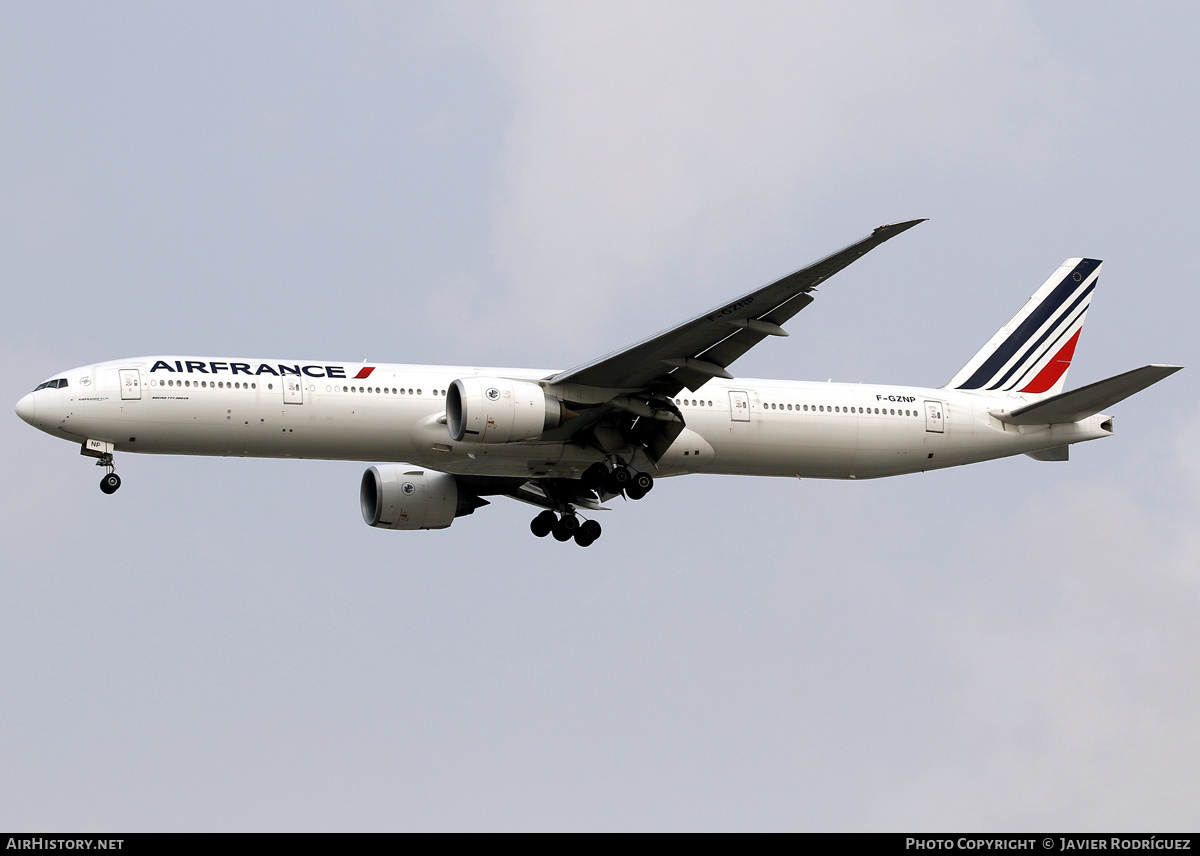 Aircraft Photo of F-GZNP | Boeing 777-328/ER | Air France | AirHistory.net #795670